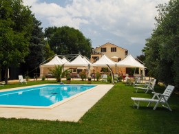 RESTORED COUNTRY HOUSE WITH POOL FOR SALE IN LE MARCHE Property with land and tourist activity, guest houses, for sale in Italy